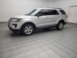 Used 2018 Ford Explorer XLT image 2