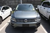 Used 2018 Volkswagen Tiguan SE w/ Panoramic Sunroof Package image 2