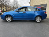 Used 2010 Ford Focus SE image 2