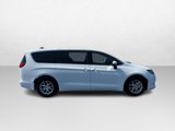 Used 2022 Chrysler Voyager LX image 2