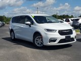 Used 2023 Chrysler Pacifica Touring-L image 2