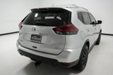 Used 2017 Nissan Rogue SV image 4