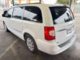 Used 2015 Chrysler Town & Country Touring image 5