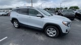Used 2020 GMC Terrain SLE w/ Driver Convenience Package image 3