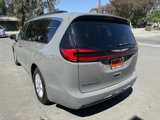 Used 2022 Chrysler Pacifica Touring-L image 6
