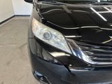 Used 2011 Toyota Sienna LE w/ Preferred Pkg image 4