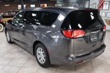 Used 2017 Chrysler Pacifica Touring image 3