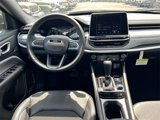 New 2025 Jeep Compass Latitude image 2