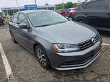 Used 2017 Volkswagen Jetta SE image 2