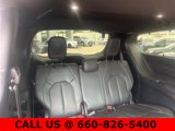 Used 2020 Chrysler Pacifica Touring-L w/ S Appearance Package image 6