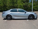 Used 2021 Toyota Camry SE image 3