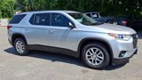 Used 2020 Chevrolet Traverse LT image 2