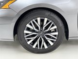 Used 2024 Nissan Altima 2.5 SV image 3