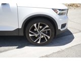 Used 2019 Volvo XC40 T4 R-Design image 3