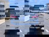 New 2024 BMW X7 xDrive40i w/ Premium Package image 4