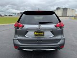 Used 2017 Nissan Rogue SV w/ SV Premium Package image 4