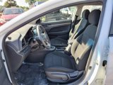 Used 2020 Hyundai Elantra SE w/ Cargo Package (C1) image 2