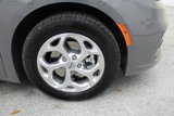 Used 2021 Chrysler Pacifica Limited w/ Uconnect Theater Family Group image 5