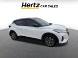 Used 2021 Nissan Kicks SV image 2