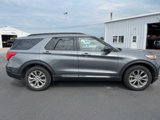 Used 2022 Ford Explorer XLT w/ Equipment Group 202A image 4