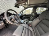 Used 2025 Porsche Macan image 4