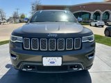 Used 2017 Jeep Grand Cherokee Overland image 2