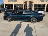 Used 2018 Toyota Camry SE image 2