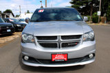 Used 2017 Dodge Grand Caravan GT image 2