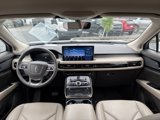 Used 2022 Lincoln Nautilus AWD image 2