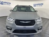 Used 2022 Chrysler Pacifica Touring-L image 2