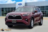 Used 2021 Toyota Highlander LE image 2
