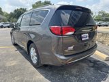 Used 2017 Chrysler Pacifica Touring-L image 3