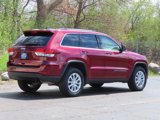Used 2021 Jeep Grand Cherokee Laredo image 3