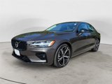 Certified 2025 Volvo S60 B5 Core image 2