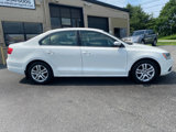Used 2011 Volkswagen Jetta SE image 2