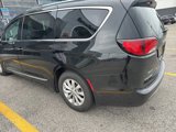 Used 2018 Chrysler Pacifica Touring-L image 2