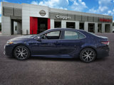 Used 2022 Toyota Camry SE image 3