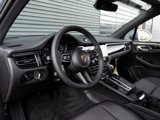 Used 2025 Porsche Macan image 4