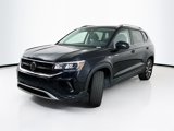 Used 2023 Volkswagen Taos SE image 2