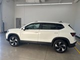 New 2025 Volkswagen Taos SE image 2