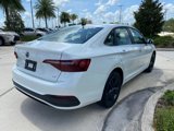 Used 2022 Volkswagen Jetta SE image 3