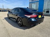 Used 2020 Toyota Camry SE image 2