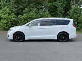 Used 2021 Chrysler Pacifica Touring-L image 4