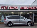 Used 2020 Chrysler Pacifica Limited image 2