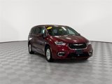 Used 2023 Chrysler Pacifica Touring-L image 2