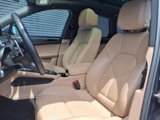Certified 2022 Porsche Macan image 4