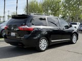 Used 2016 Toyota Sienna XLE Premium image 3