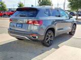 Used 2022 Volkswagen Taos SE image 3