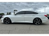Used 2018 Honda Accord Sport image 2