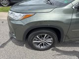 Used 2018 Toyota Highlander XLE image 3